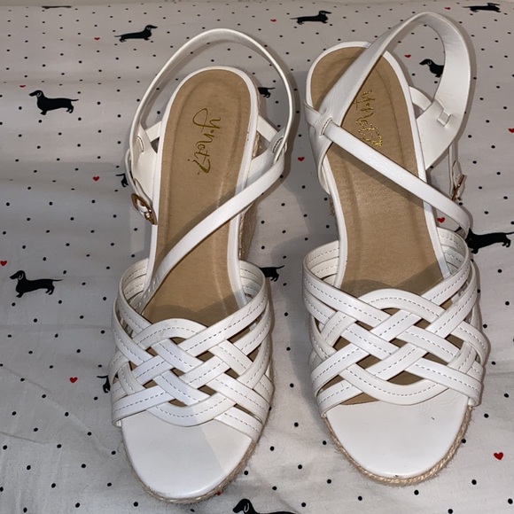 white wedges - Picture 2 of 3